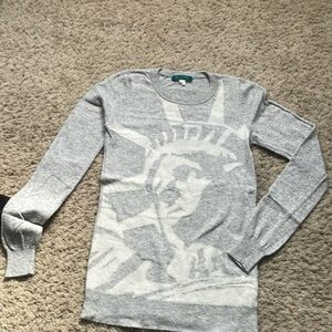 Pin + Larkin XS Statue of Liberty gray sweater
